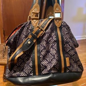 LIMITED EDITION Louis Vuitton Aviator